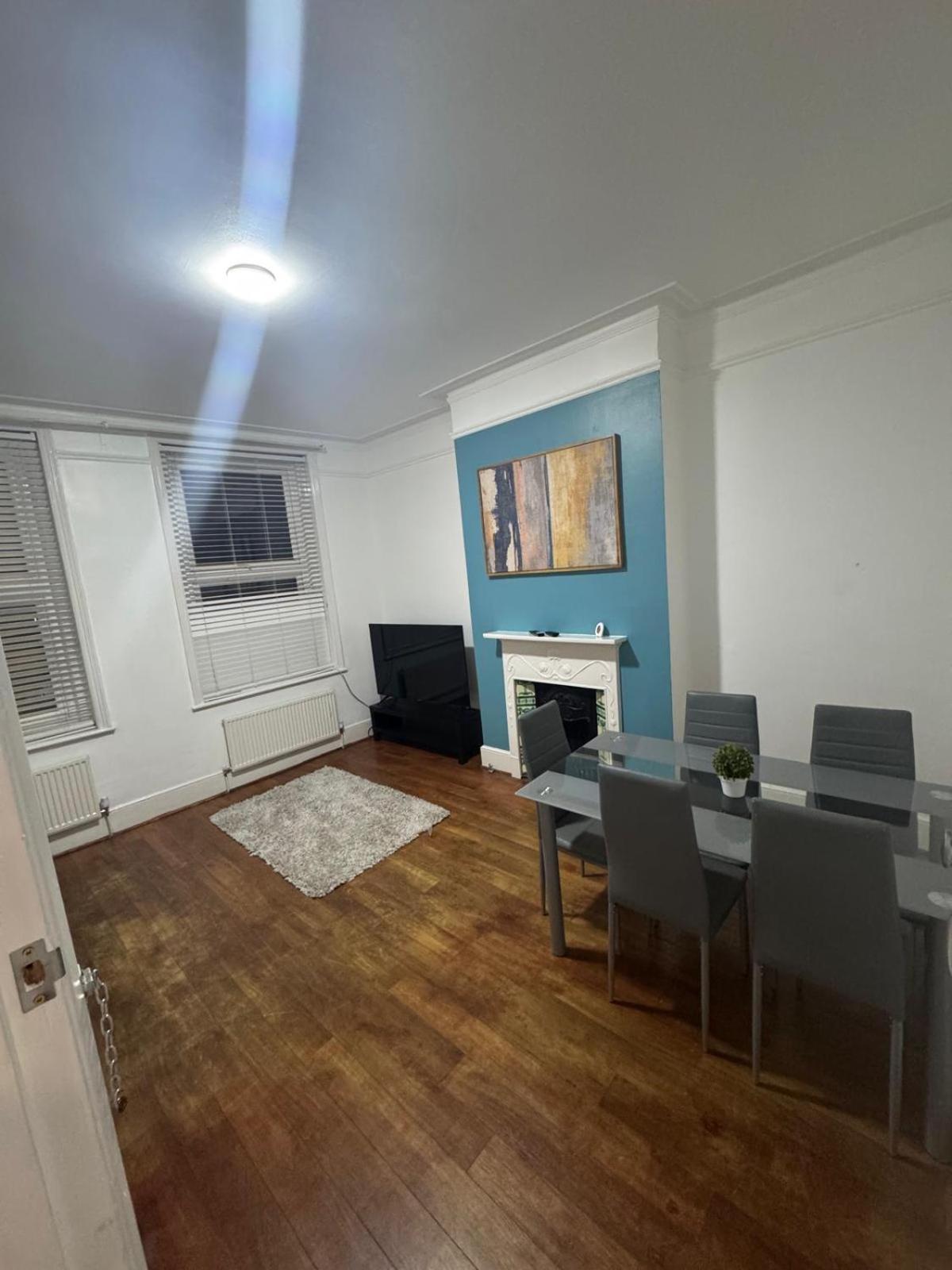 Cricklewood Broadway Guest Home Londres Extérieur photo