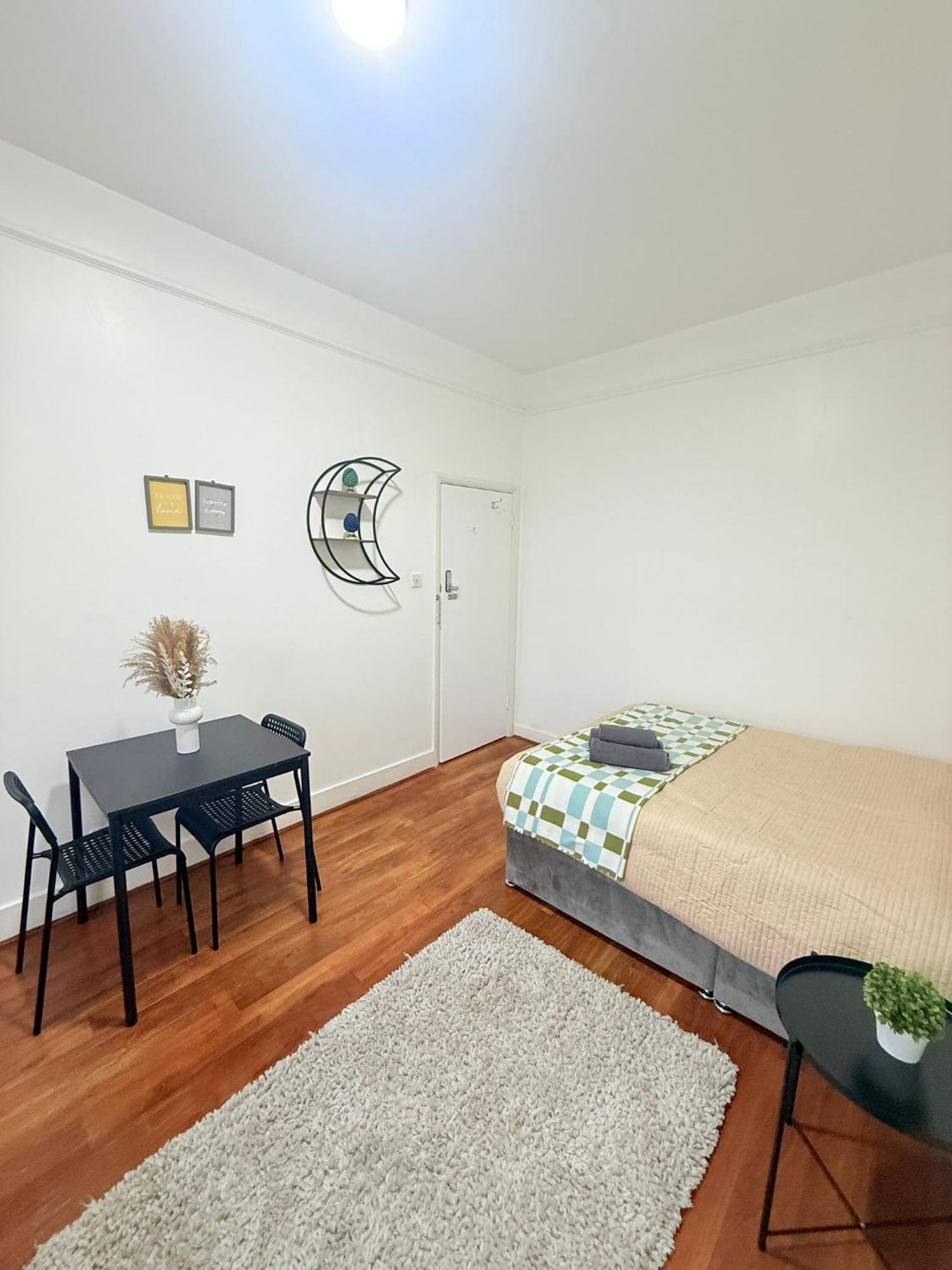 Cricklewood Broadway Guest Home Londres Extérieur photo
